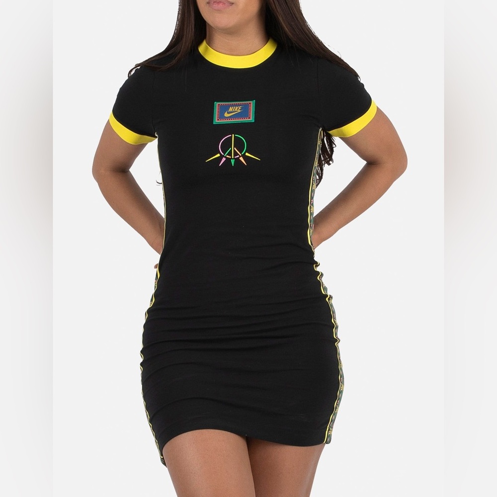 Nike NSW Essential Peace Dress